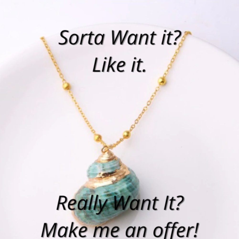 Gold Enhanced Green Conch Shell Necklace - Picture 3 of 3